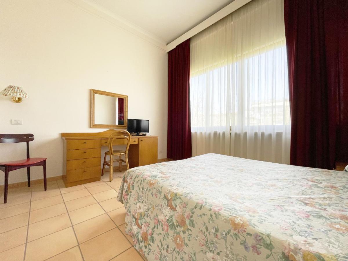 Hotel Reginella SantʼAgata sui Due Golfi Exterior foto