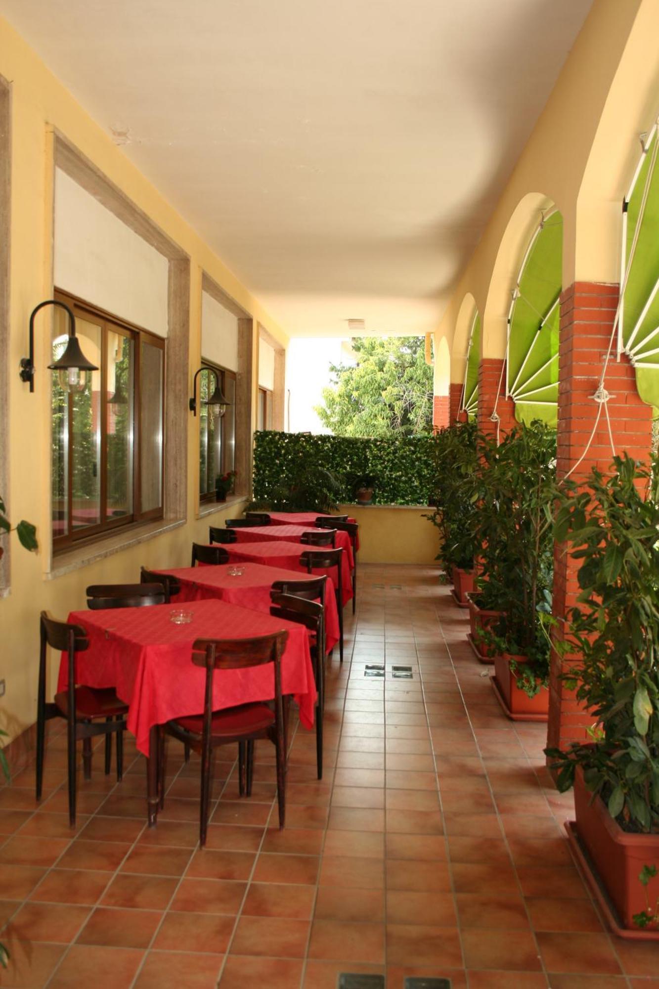Hotel Reginella SantʼAgata sui Due Golfi Exterior foto