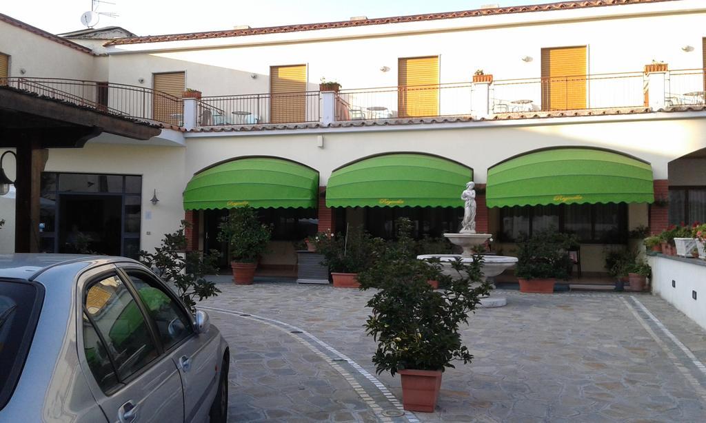 Hotel Reginella SantʼAgata sui Due Golfi Exterior foto