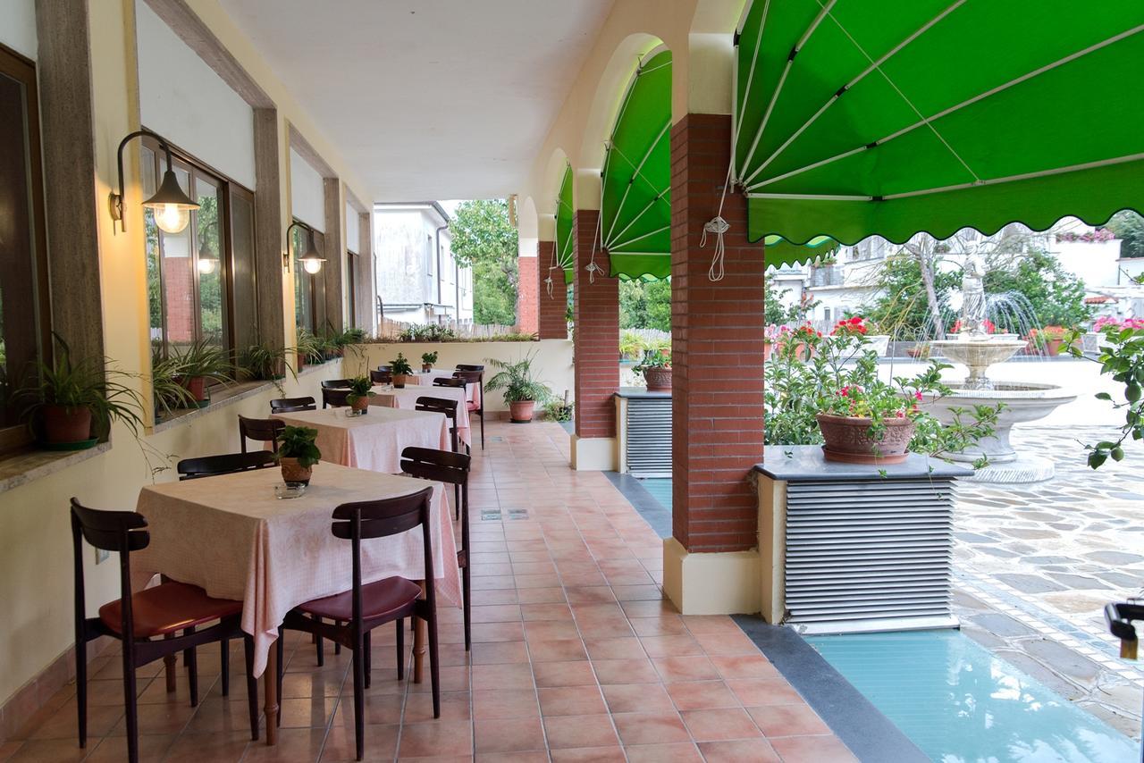 Hotel Reginella SantʼAgata sui Due Golfi Exterior foto